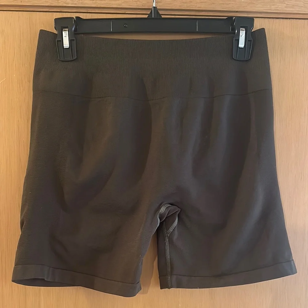 Aurola Women's Athletic Biker Shorts Bootie Scrunch Army Olive Green Size Small